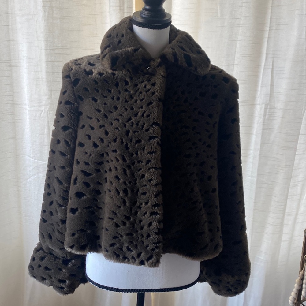 Wayne Rogers Faux Fur cropped swing jacket -S